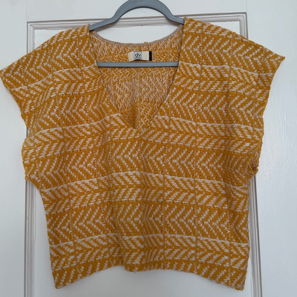 Dolce Vita Mustard and Cream Patterned Crop Sweater Small